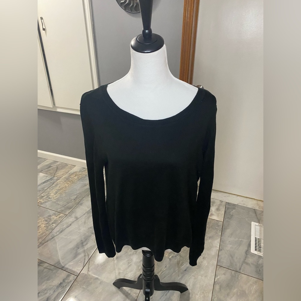 Woman’s open back lined shirt